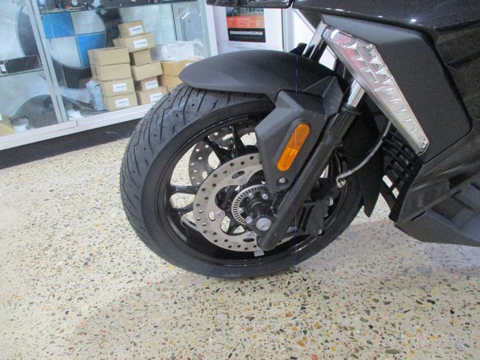 2026 BMW Motorrad C 400 X ION BLACK STORM METALLIC