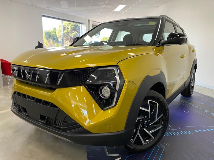 2025 Mahindra XUV3XO AX7L