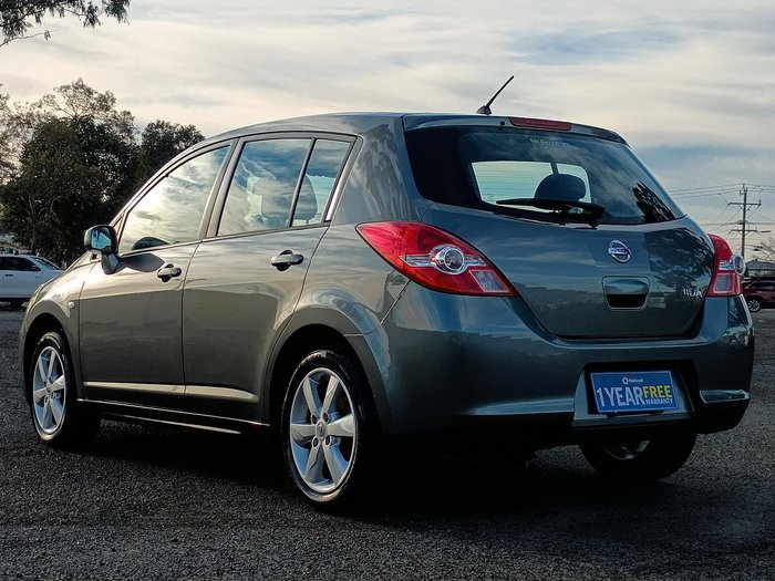 2012 Nissan Tiida ST