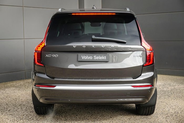 2025 Volvo XC90 Plus B5 Bright