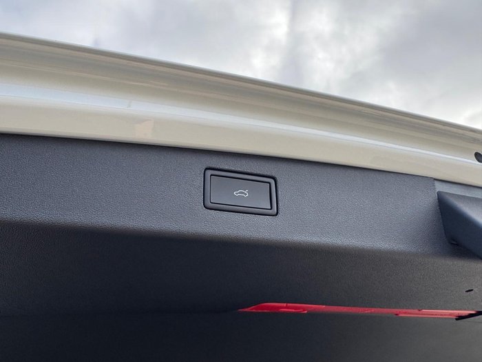 2026 Volkswagen Tiguan 200TSI eHybrid R-Line