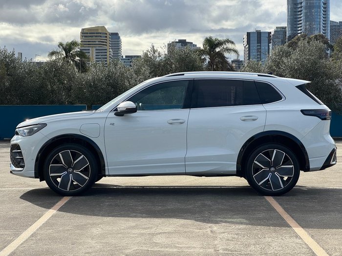 2026 Volkswagen Tiguan 200TSI eHybrid R-Line