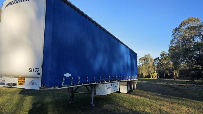 2017 Maxitrans 22 Palet Straight Deck Tautliner