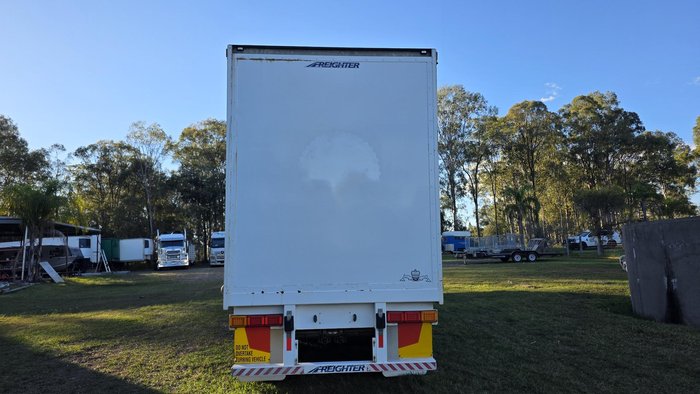 2017 Maxitrans 22 Palet Straight Deck Tautliner