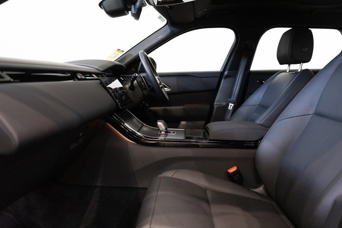 2025 Land Rover Range Rover Velar P250 Dynamic SE