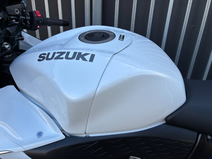 2024 Suzuki GSX1300RR (HAYABUSA) WHITE