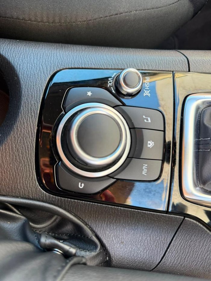 2018 Mazda 3 Neo Sport
