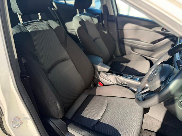 2018 Mazda 3 Neo Sport