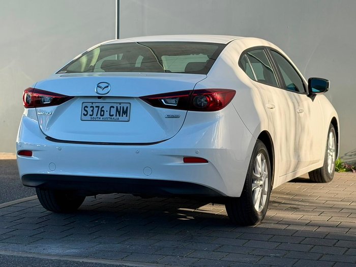 2018 Mazda 3 Neo Sport