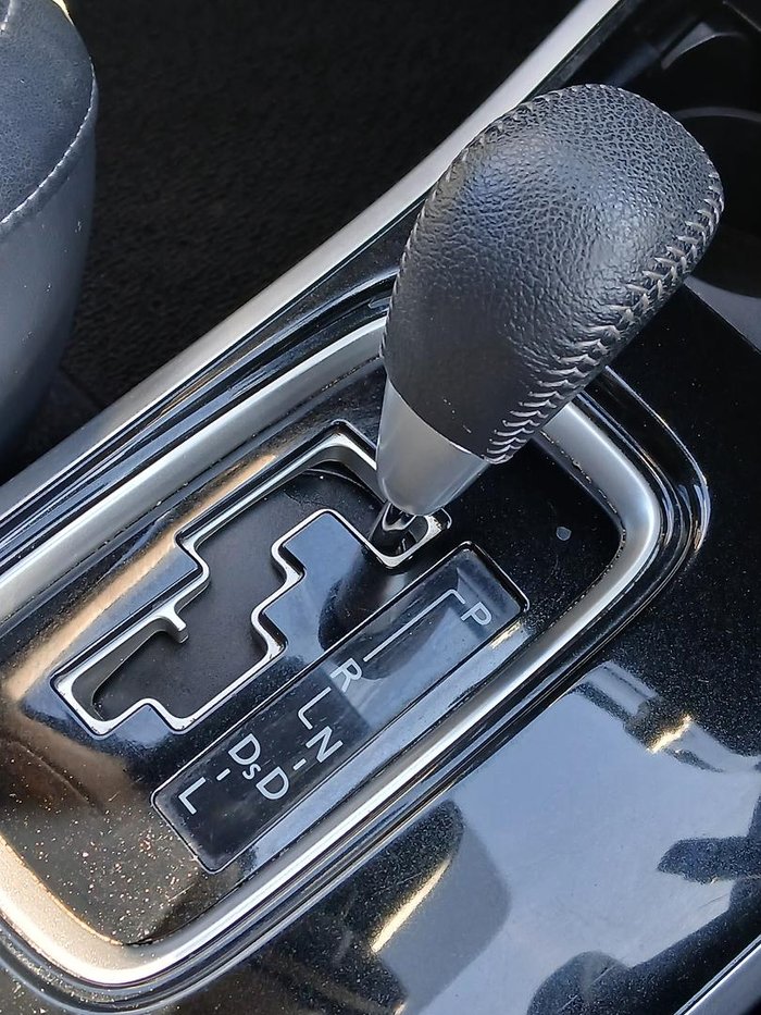 2020 Mitsubishi Outlander LS