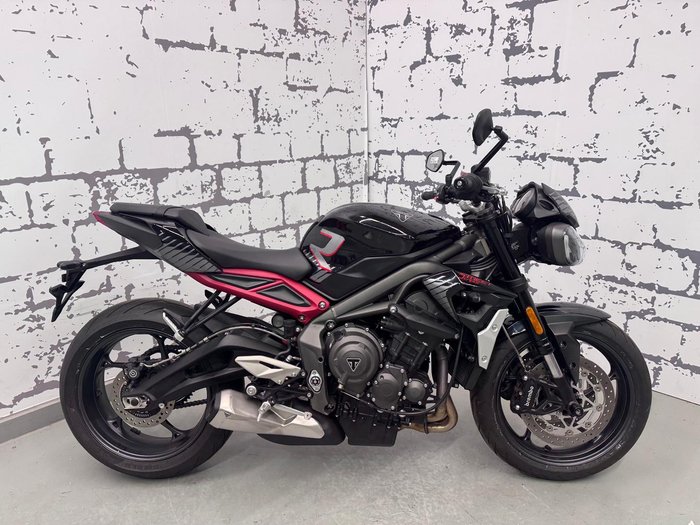 2021 Triumph Street Triple R 765 Low Street Triple Black
