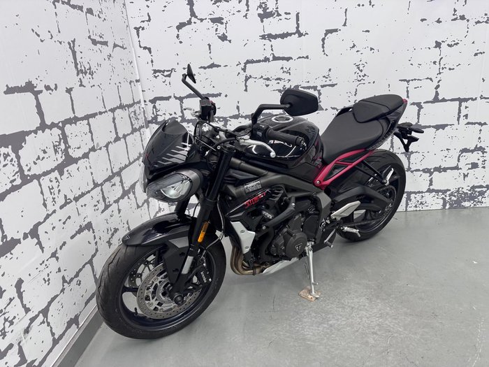 2021 Triumph Street Triple R 765 Low Street Triple Black