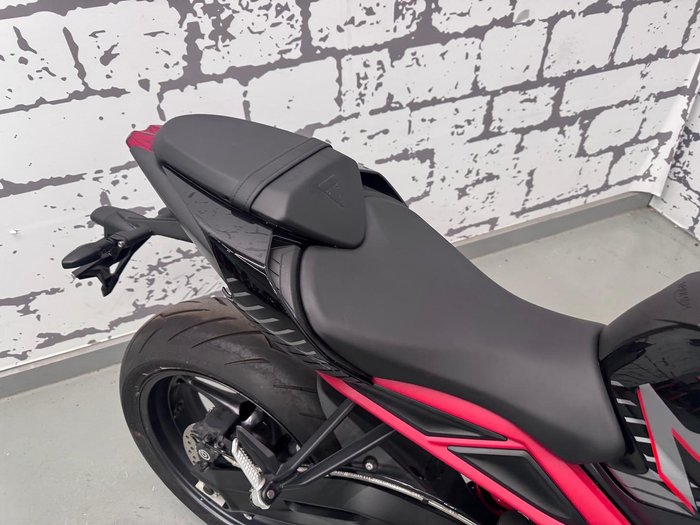 2021 Triumph Street Triple R 765 Low Street Triple Black
