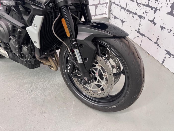 2021 Triumph Street Triple R 765 Low Street Triple Black