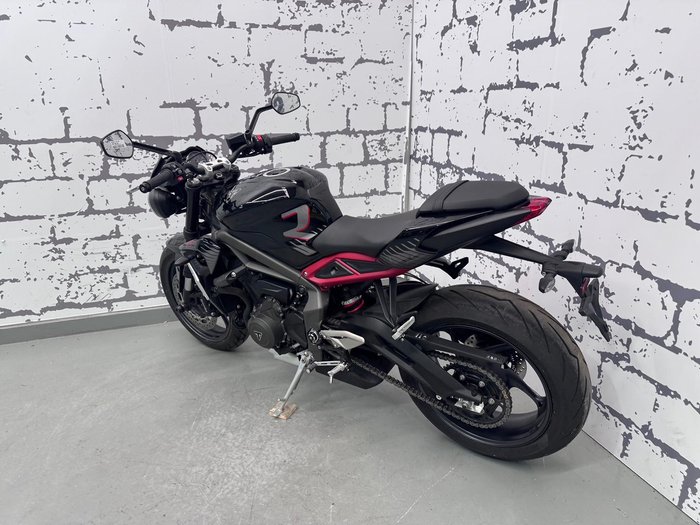 2021 Triumph Street Triple R 765 Low Street Triple Black