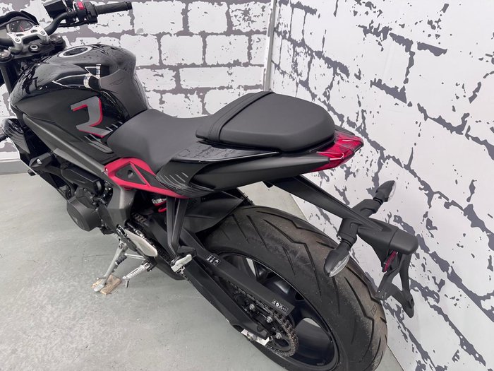 2021 Triumph Street Triple R 765 Low Street Triple Black