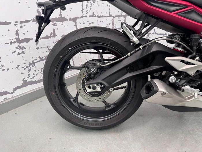 2021 Triumph Street Triple R 765 Low Street Triple Black