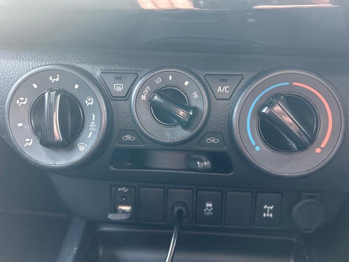 2016 Toyota Hilux SR