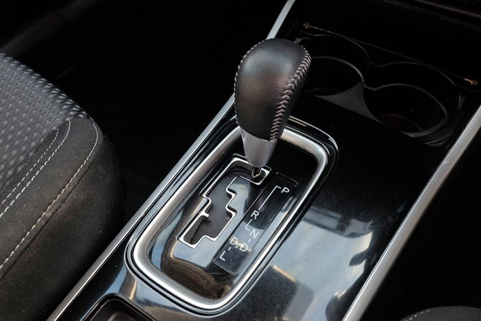 2020 Mitsubishi Outlander ES