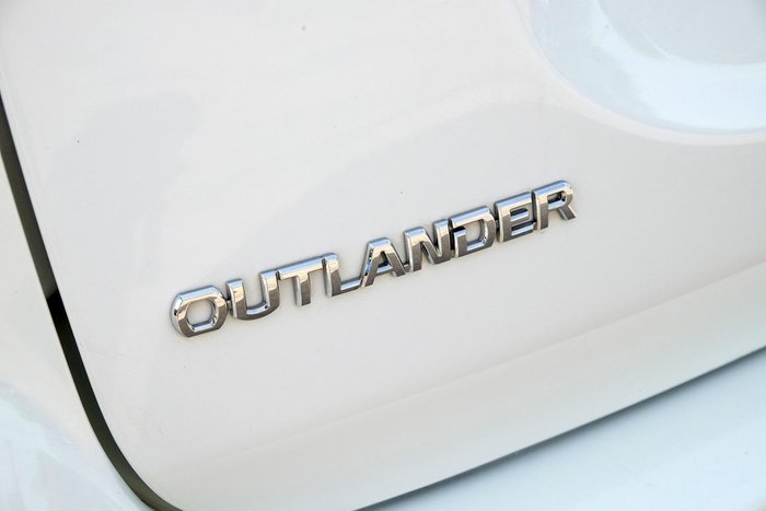 2020 Mitsubishi Outlander ES