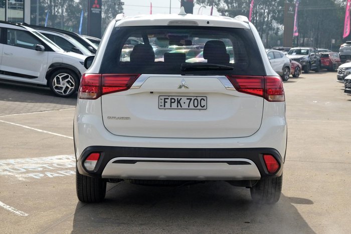 2020 Mitsubishi Outlander ES