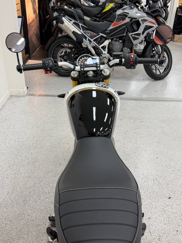 2026 Triumph SPEED 400 WHITE