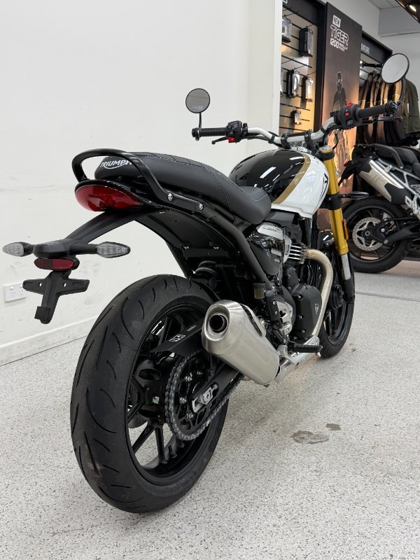 2026 Triumph SPEED 400 WHITE