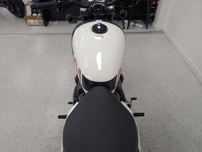 2026 Royal Enfield SHOTGUN 650 White