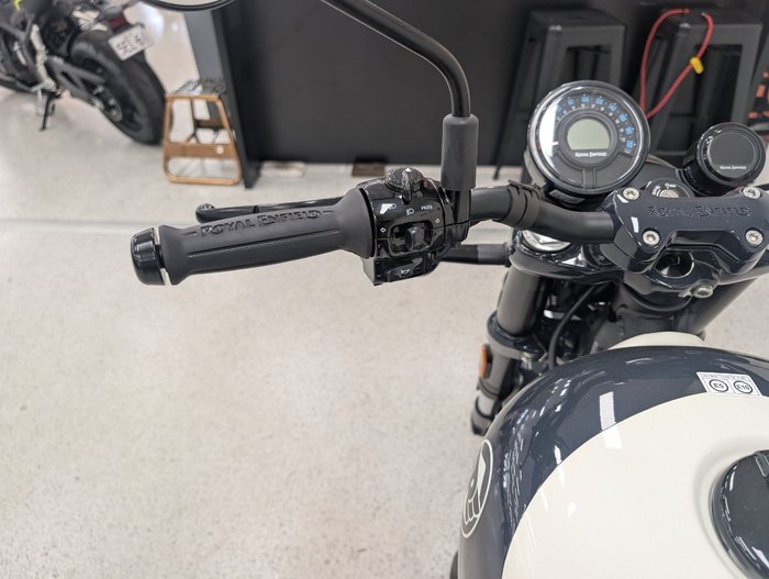 2026 Royal Enfield SHOTGUN 650 White