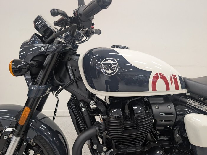 2026 Royal Enfield SHOTGUN 650 White