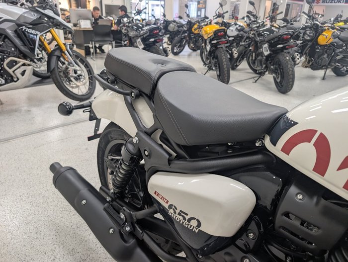 2026 Royal Enfield SHOTGUN 650 White