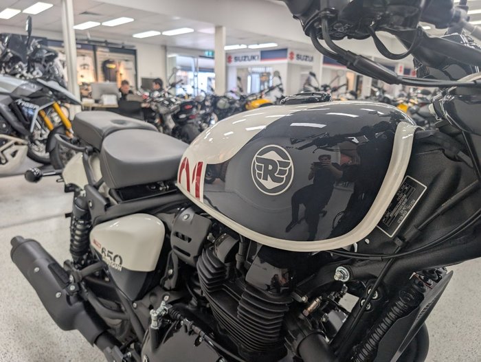 2026 Royal Enfield SHOTGUN 650 White