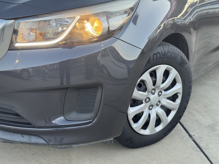 2017 Kia Carnival S