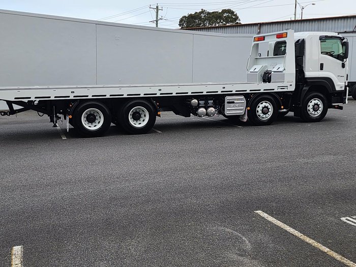 2026 Isuzu F Series FYJ 320-355 AT R67