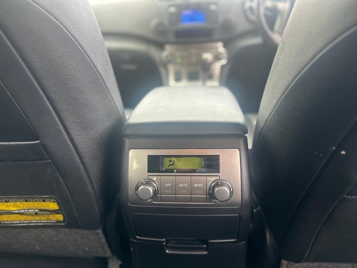 2011 Toyota Kluger KX-S