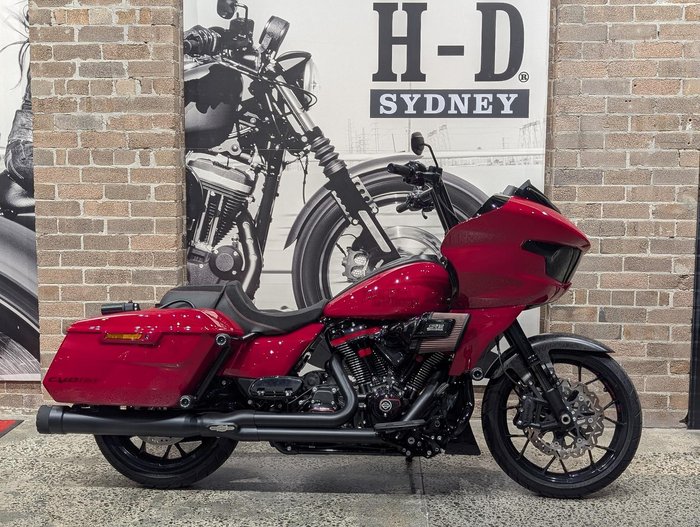 Harley-Davidson CVO Road Glide ST 121 (FLTRXSTSE) Touring