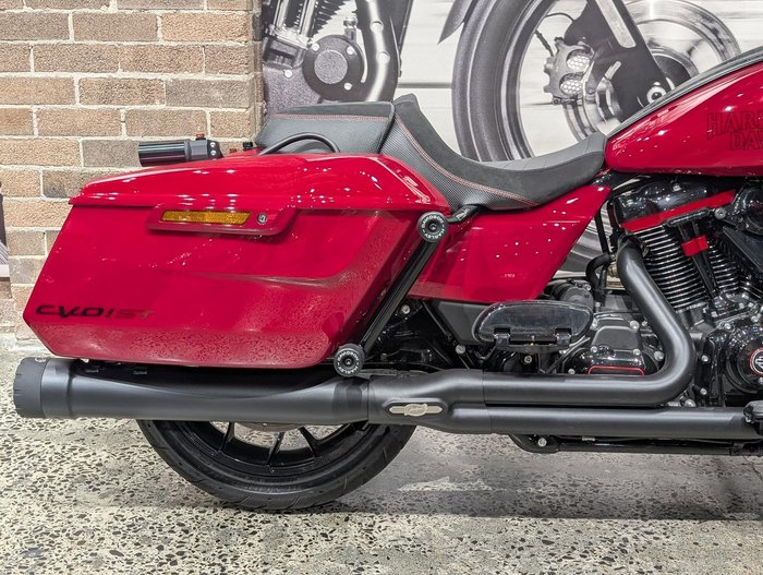 2025 Harley-Davidson CVO Road Glide ST 121 (FLTRXSTSE)