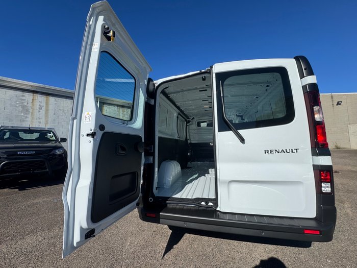 2026 Renault Trafic Pro X82 Glacier White