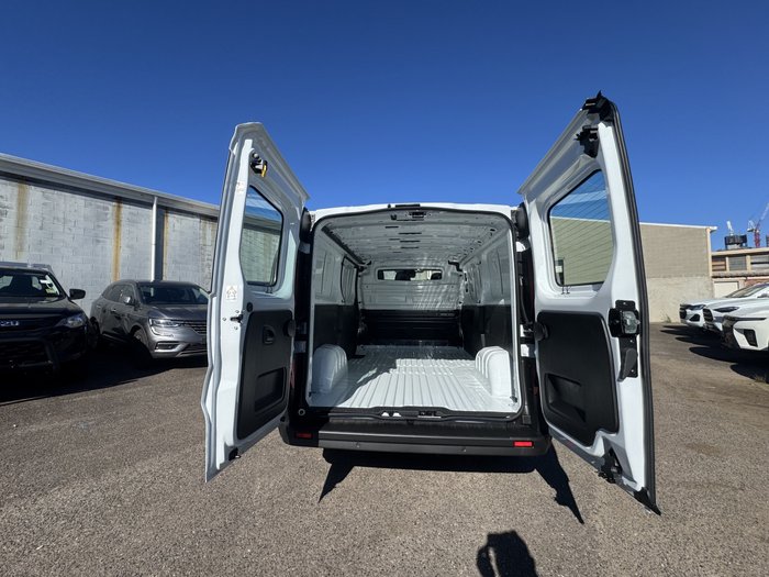 2026 Renault Trafic Pro X82 Glacier White