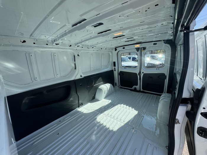 2026 Renault Trafic Pro X82 Glacier White