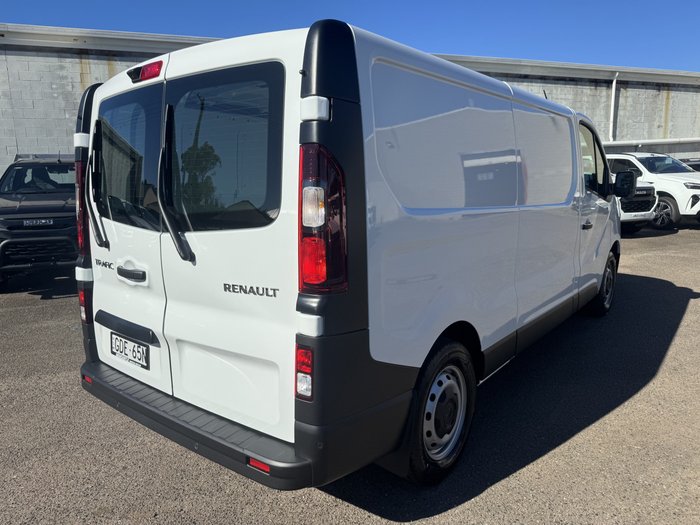 2026 Renault Trafic Pro X82 Glacier White