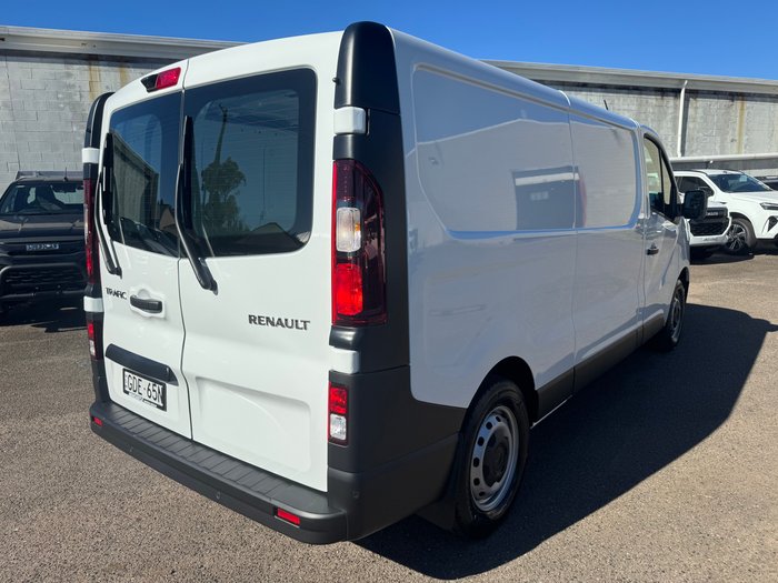 2026 Renault Trafic Pro X82 Glacier White