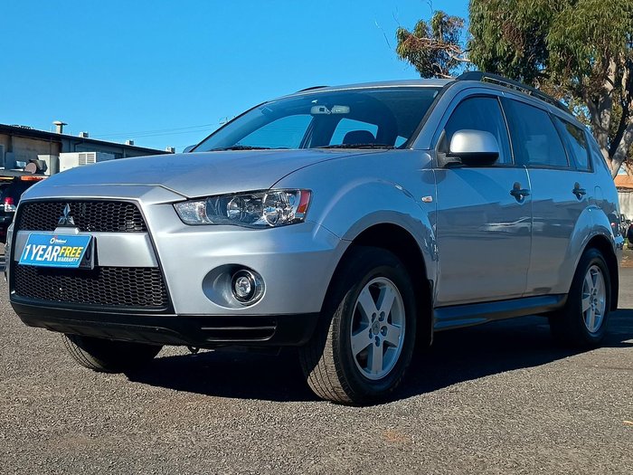 2010 Mitsubishi Outlander LS