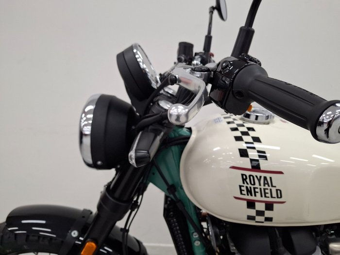 2026 Royal Enfield BEAR 650 WHITE 249