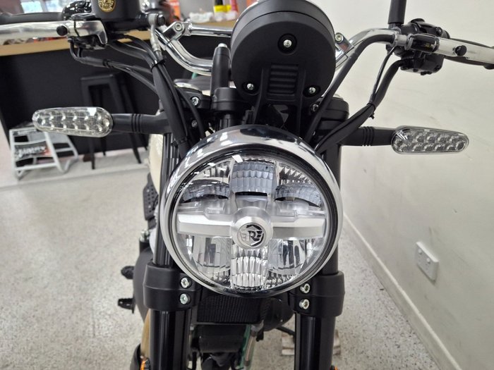 2026 Royal Enfield BEAR 650 WHITE 249
