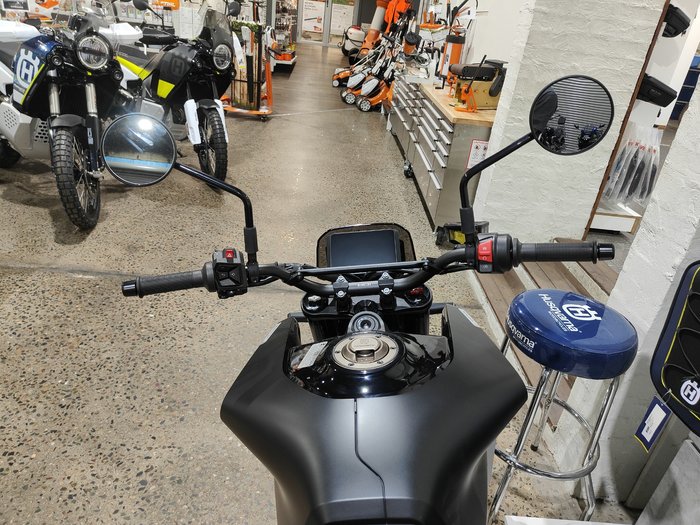 2024 HUSQVARNA SVARTPILEN 801 ROAD SILVER