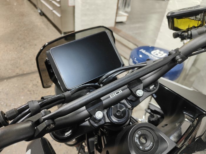 2024 HUSQVARNA SVARTPILEN 801 ROAD SILVER
