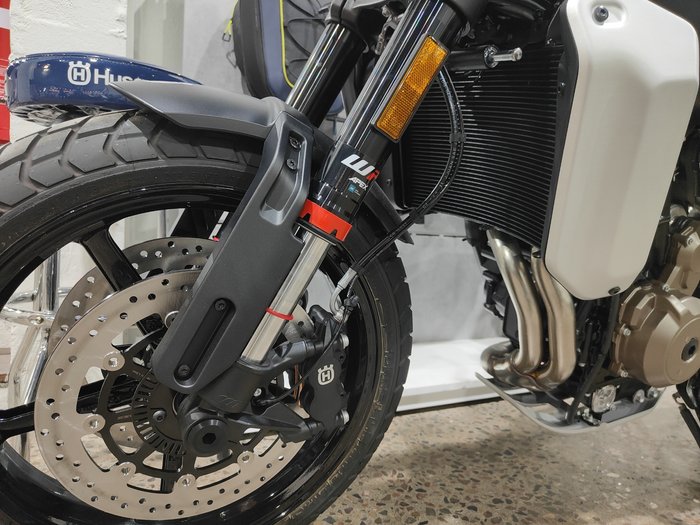 2024 HUSQVARNA SVARTPILEN 801 ROAD SILVER