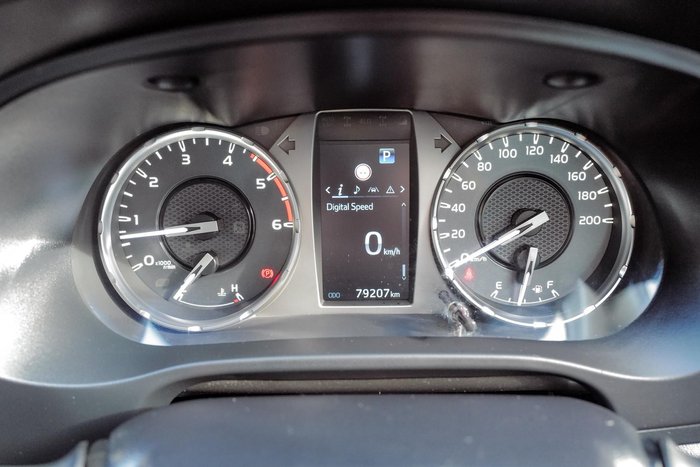 2022 Toyota Hilux SR
