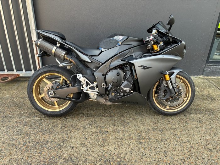 Yamaha YZF-R1